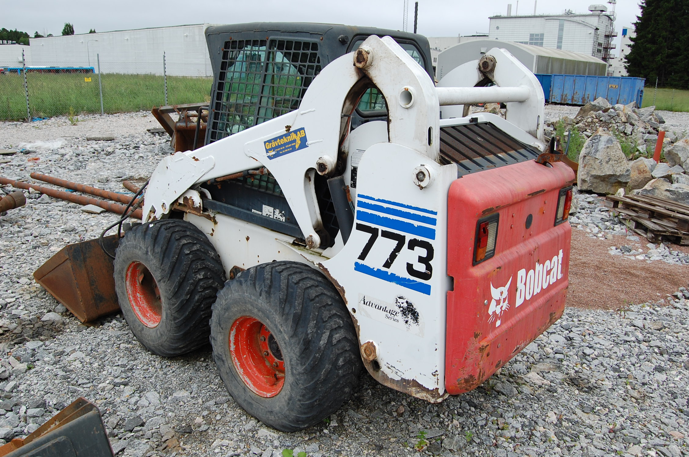 230348 Bobcat 773 Tilt tach with bucket 00 PS Auction