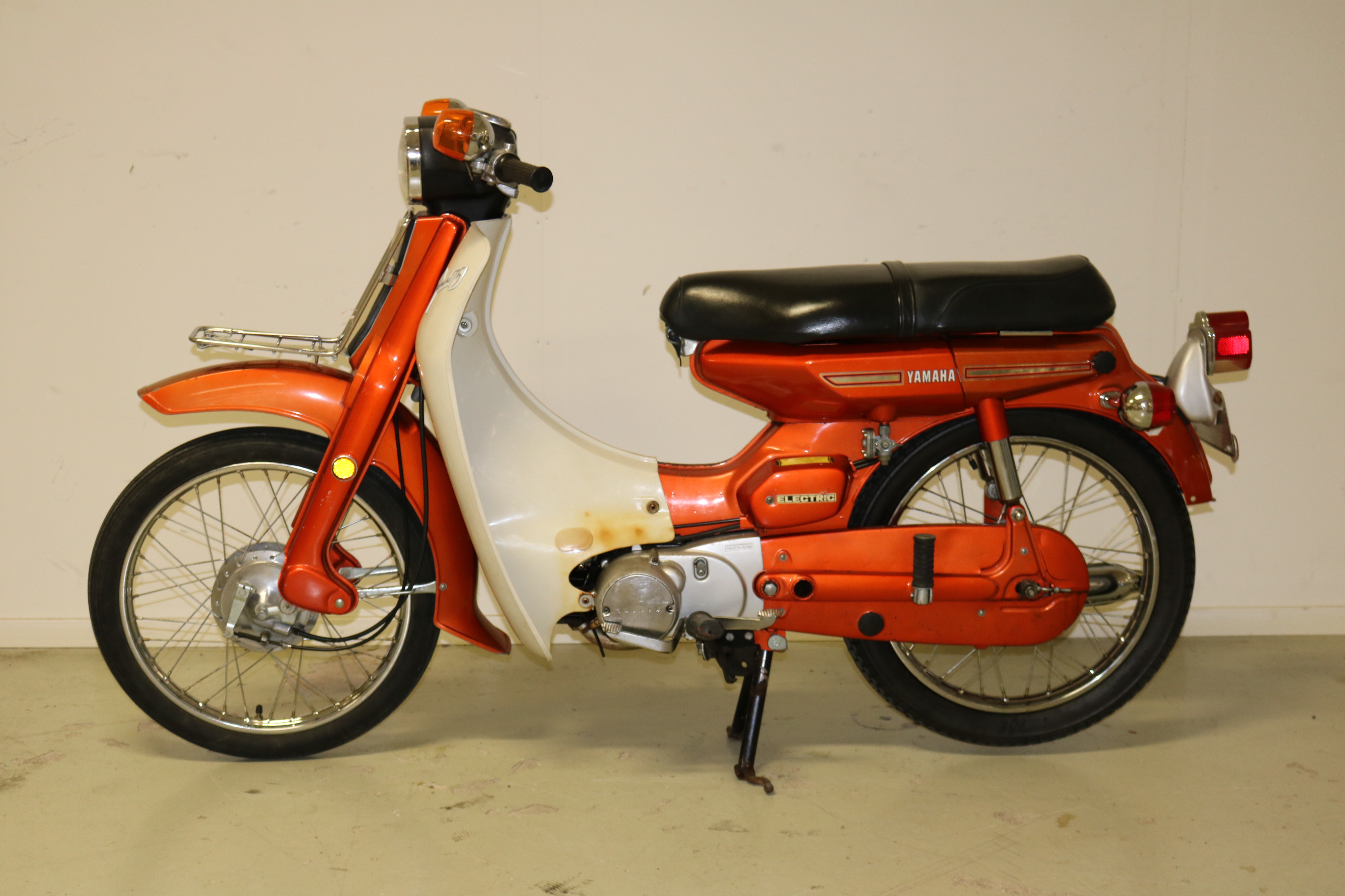 320903 Moped YAMAHA 70 PS Onlineauktioner gibson-l5-ces-1973-sunburst-guitar-for-sale-halkans-rockhouse